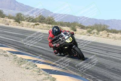 media/Dec-04-2025-Racers Edge (Thu) [[5ebc9f124d]]/3-B Group/3-Session 2 (Turn 7 Inside)/